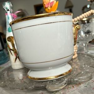 EUC White ceramic planter with gold trim